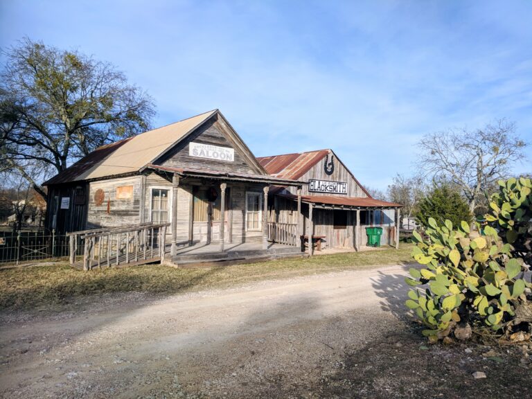 Best Texas Ghost Towns - The Grove - Texas Wanderers