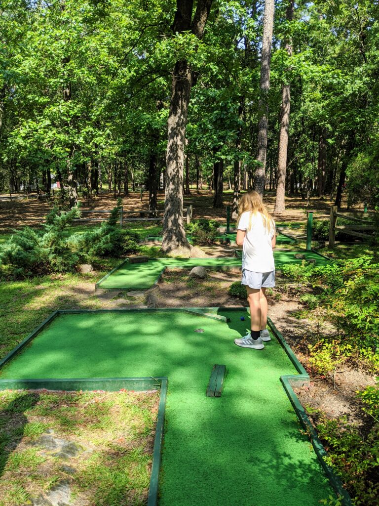 Holly Lake Ranch lakefront vacation rentals in North Texas amenities Mini Golf