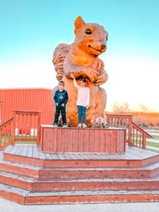 Ms. Pearl the Giant Squirrel - Texas roadside photo opps