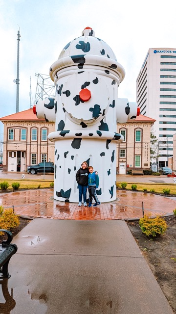 World's Largest Fire hydrant - Quirky Texas Roadside Photo Opps