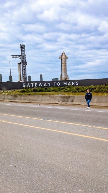 Gateway to Mars - Texas roadside photo opps